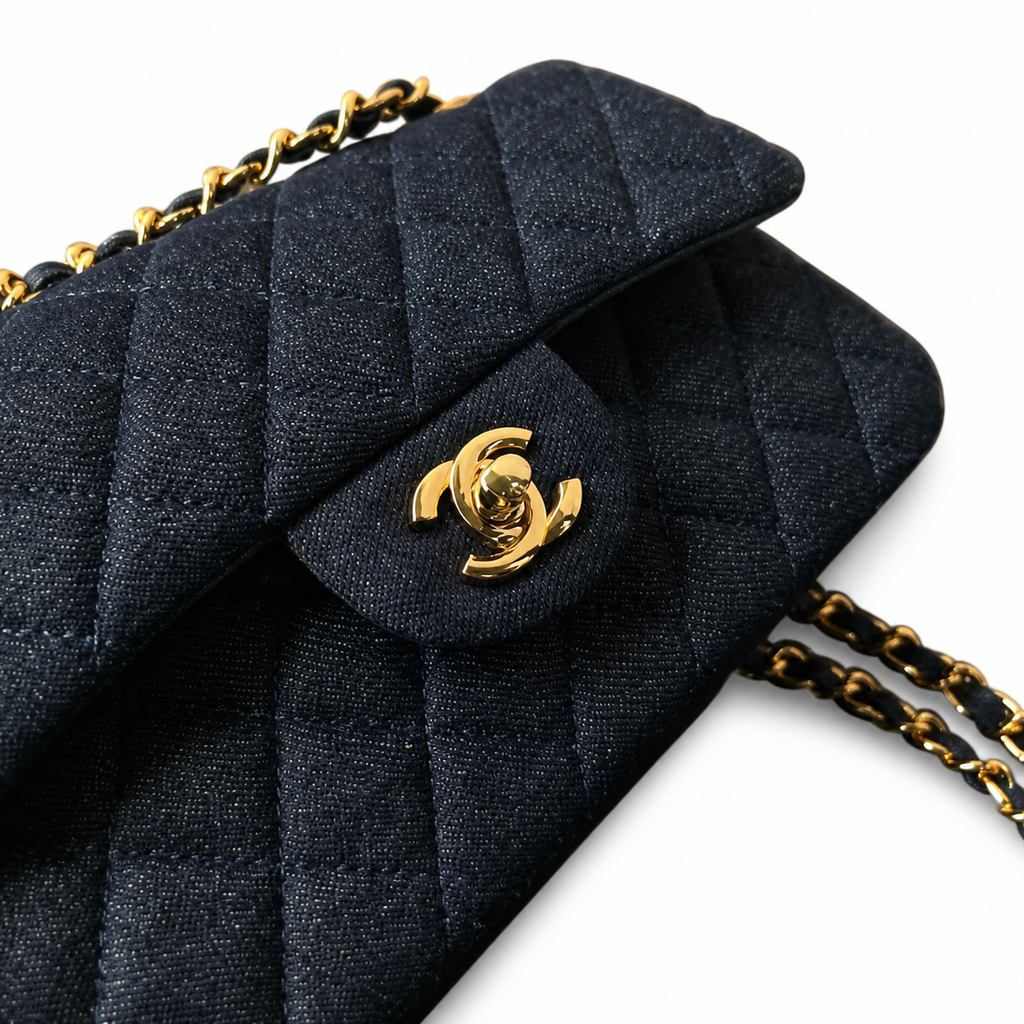 Chanel Classic Quilted Flap Bag | CC Hardware & Chain — 23cm